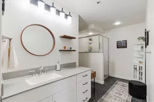 724 NW Westover Cir, Portland, OR 97210 - Photo 17