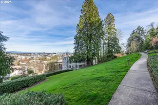 724 NW Westover Cir, Portland, OR 97210 - Photo 23