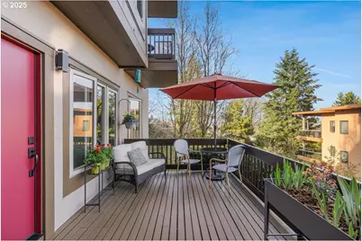 724 NW Westover Cir, Portland, OR 97210 - Photo 1