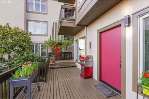 724 NW Westover Cir, Portland, OR 97210 - Photo 3