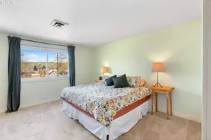 217 W 8th St, The Dalles, OR 97058 - Photo 25