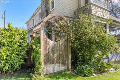 217 W 8th St, The Dalles, OR 97058 - Photo 43