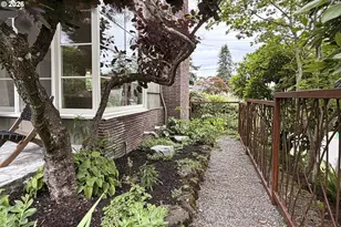 8109 SW 6th Ave, Portland, OR 97219 - Photo 31