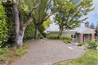 8109 SW 6th Ave, Portland, OR 97219 - Photo 37
