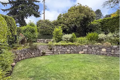 8109 SW 6th Ave, Portland, OR 97219 - Photo 33