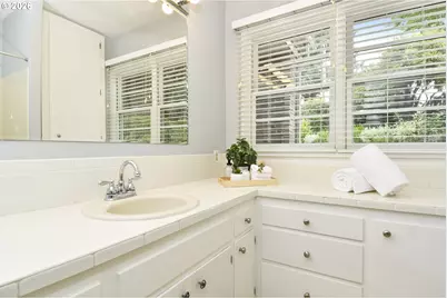 8109 SW 6th Ave, Portland, OR 97219 - Photo 17