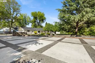 4081 NE Douglas Ave, Roseburg, OR 97470 - Photo 41