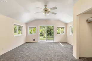 4081 NE Douglas Ave, Roseburg, OR 97470 - Photo 21