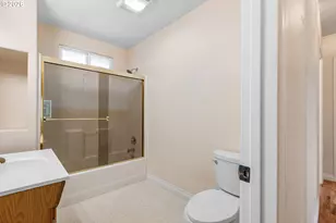 4081 NE Douglas Ave, Roseburg, OR 97470 - Photo 27