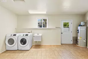 4081 NE Douglas Ave, Roseburg, OR 97470 - Photo 29