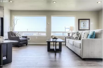 563/565 SW 4th St, Newport, OR 97365 - Photo 5