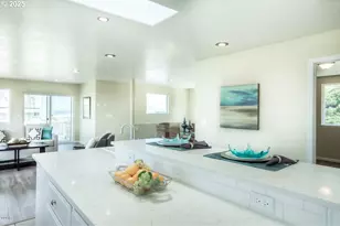 563/565 SW 4th St, Newport, OR 97365 - Photo 11