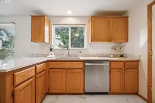 6318 NE Hassalo St, Portland, OR 97213 - Photo 17