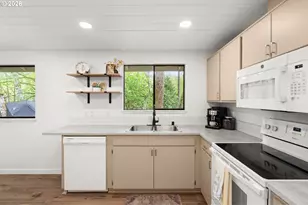 708 Eaton Ct, Castle Rock, WA 98611 - Photo 9