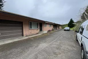 1804 NE Todd St, Roseburg, OR 97470 - Photo 3