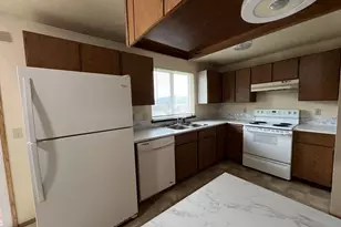 1804 NE Todd St, Roseburg, OR 97470 - Photo 11