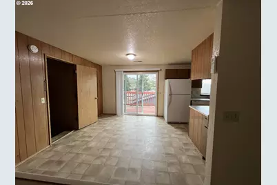 1804 NE Todd St, Roseburg, OR 97470 - Photo 7