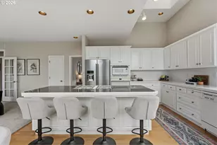 9595 NW Maring Dr, Portland, OR 97229 - Photo 15
