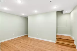 12083 NW Blackhawk Dr, Portland, OR 97229 - Photo 25