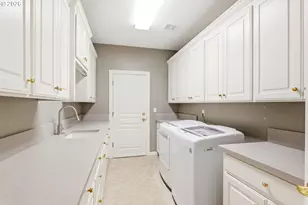 12083 NW Blackhawk Dr, Portland, OR 97229 - Photo 11