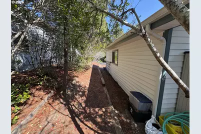 307 Manzanita Dr, Florence, OR 97439 - Photo 37