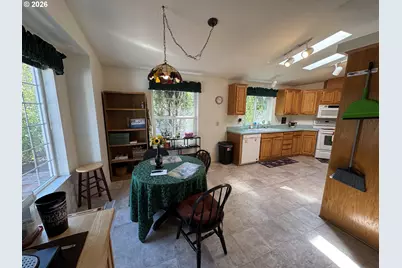 307 Manzanita Dr, Florence, OR 97439 - Photo 7