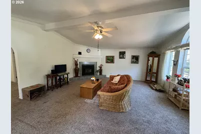 307 Manzanita Dr, Florence, OR 97439 - Photo 5