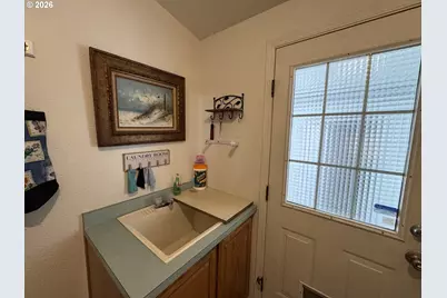 307 Manzanita Dr, Florence, OR 97439 - Photo 15