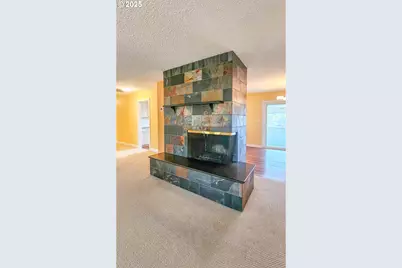 1929 NW Lynwood St, Roseburg, OR 97471 - Photo 9