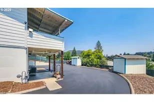 1929 NW Lynwood St, Roseburg, OR 97471 - Photo 37