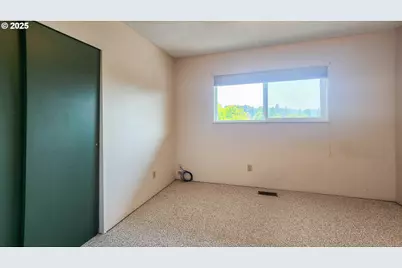 1929 NW Lynwood St, Roseburg, OR 97471 - Photo 19