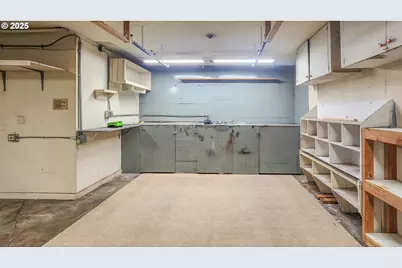 1929 NW Lynwood St, Roseburg, OR 97471 - Photo 27