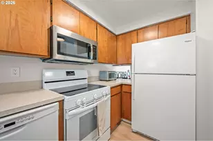 1551 Fetters Loop, Eugene, OR 97402 - Photo 17
