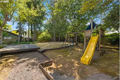 9355 SW Jamieson Rd, Beaverton, OR 97005 - Photo 35