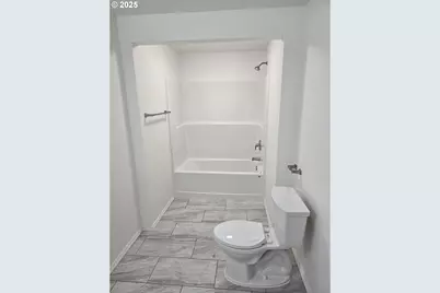 4070 Barger Dr, Eugene, OR 97402 - Photo 29