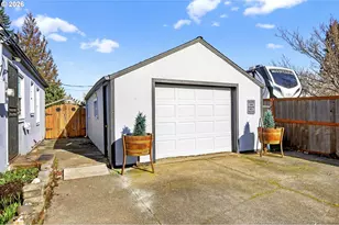 215 May St, Mount Angel, OR 97362 - Photo 5