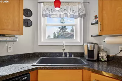 215 May St, Mount Angel, OR 97362 - Photo 17