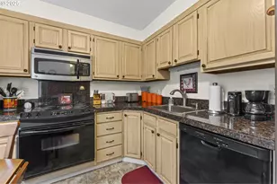 10960 SW Meadowbrook Dr, Tigard, OR 97224 - Photo 13