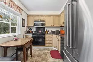10960 SW Meadowbrook Dr, Tigard, OR 97224 - Photo 11