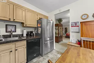 10960 SW Meadowbrook Dr, Tigard, OR 97224 - Photo 15