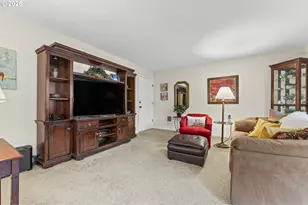 10960 SW Meadowbrook Dr, Tigard, OR 97224 - Photo 7