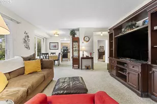 10960 SW Meadowbrook Dr, Tigard, OR 97224 - Photo 9