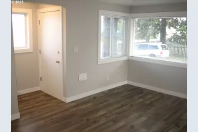 7424 NE Halsey St, Portland, OR 97213 - Photo 11