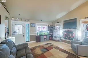 920 Filbert St, Brownsville, OR 97327 - Photo 7