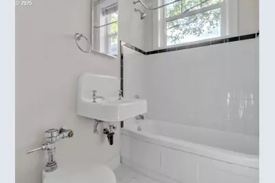 20 NW 16th Ave #8, Portland, OR 97209 - Photo 13