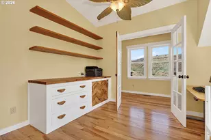499 1st St, Maupin, OR 97037 - Photo 15
