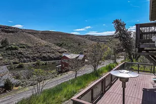499 1st St, Maupin, OR 97037 - Photo 27