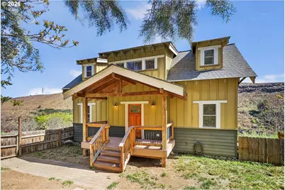 499 1st St, Maupin, OR 97037 - Photo 3