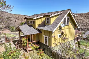 499 1st St, Maupin, OR 97037 - Photo 5