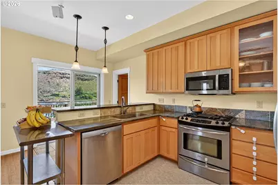 499 1st St, Maupin, OR 97037 - Photo 11